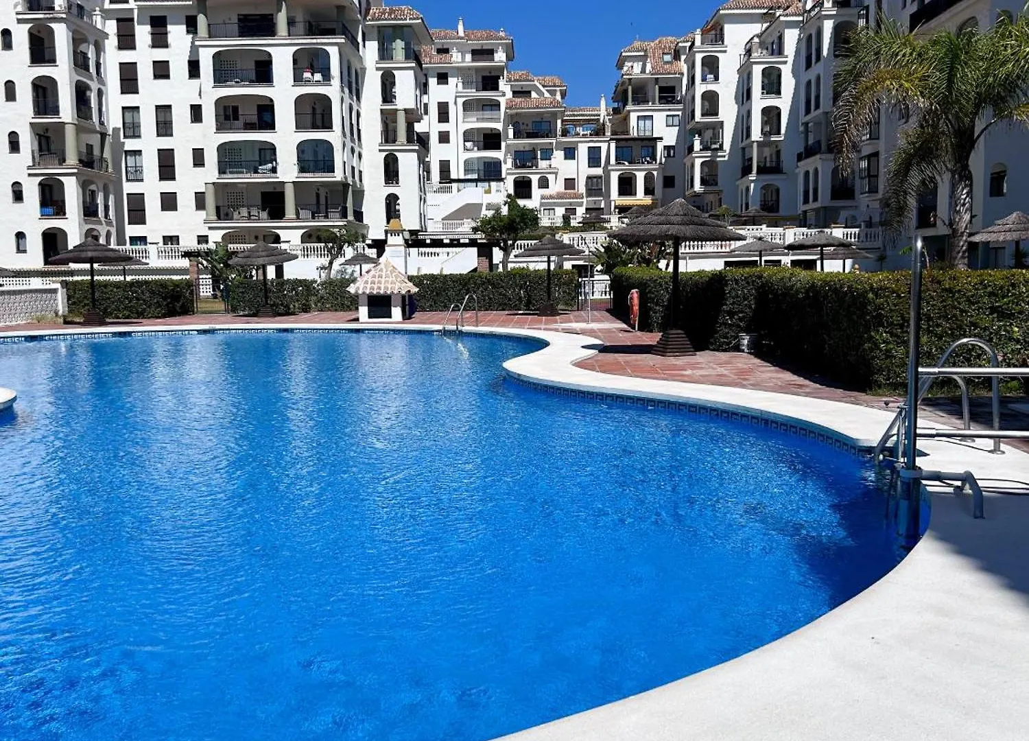 Luxurious 3 Bedroom Apartment Beachfront Manilva Spain