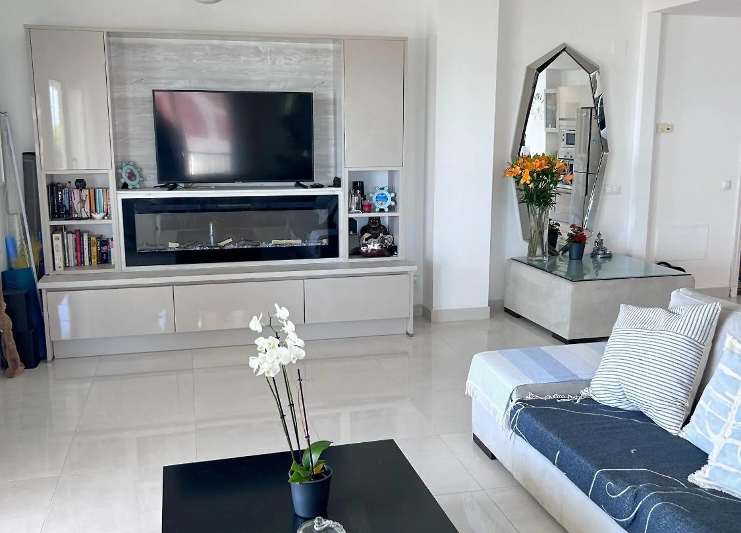 Luxurious 3 Bedroom Apartment Beachfront Manilva
